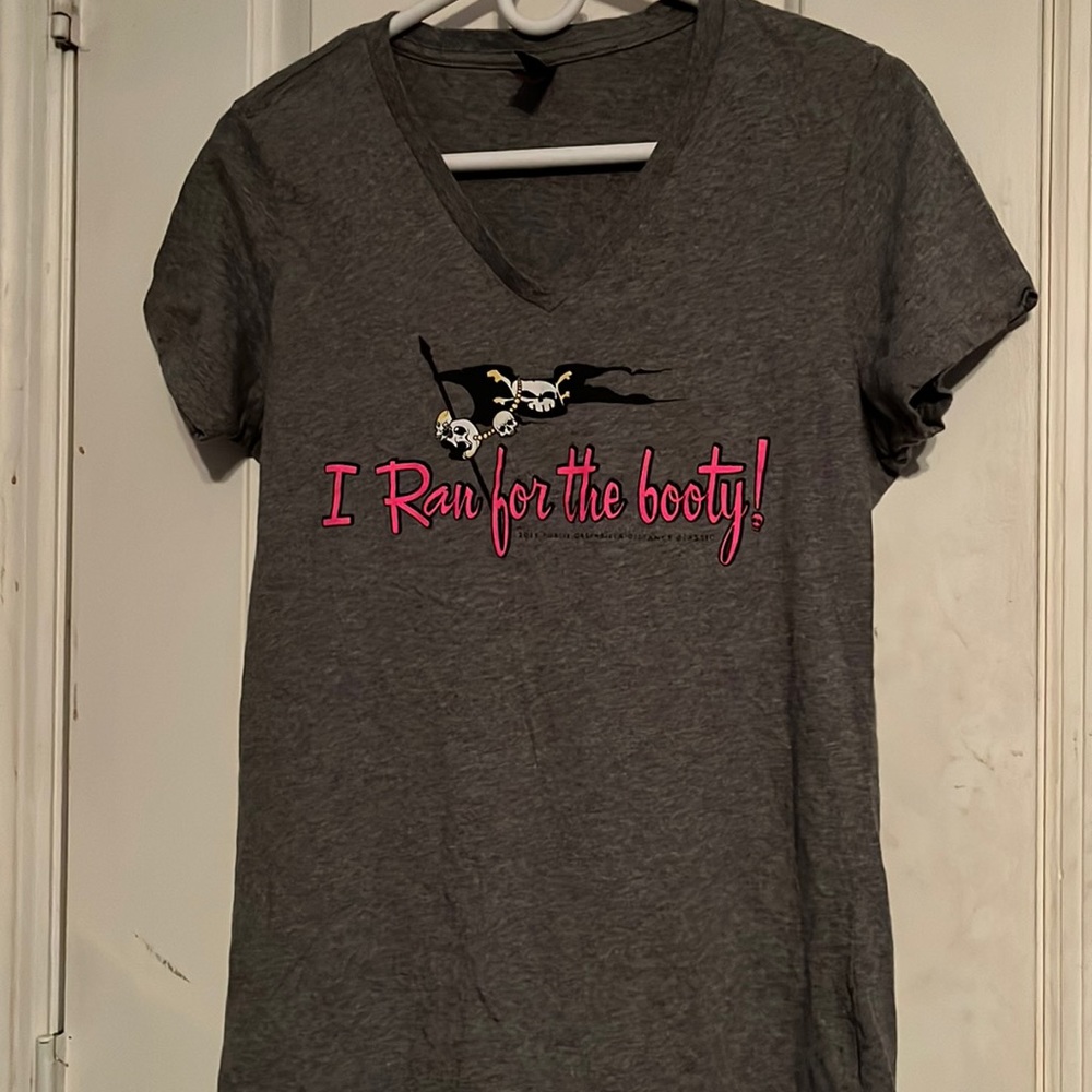District Made size Medium t-shirt